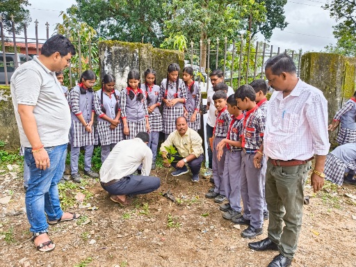 ସୁକୁମା କେନ୍ଦ୍ରୀୟ ବିଦ୍ୟାଳୟରେ “ମାଆ ପାଇଁ ଗଛଟିଏ” କାର୍ଯ୍ୟକ୍ରମ।