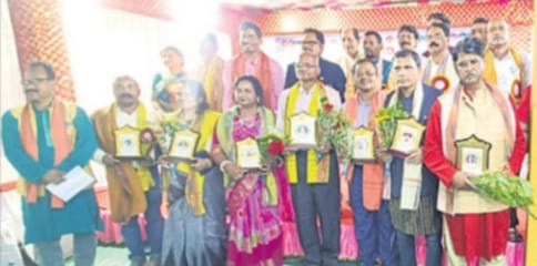 ଦାରିଙ୍ଗବାଡିରେ ମେଘ ଉତ୍ସବ-୨୦୨୪ ଉଦଯାପିତ : ରାଜ୍ୟର ବହୁ ସୁନାମ ଧନ୍ୟ କବି ଲେଖକ ସମ୍ମାନିତ।