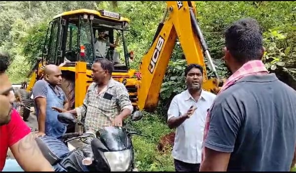 ଗଦାପୁରରେ ୫ ଦିନ ହେଲା ବିଏସଏନଏଲ ନେଟୱାର୍କ ଠପ : ପାଇପ କାର୍ଯ୍ୟ ବନ୍ଦ କଲେ ଗ୍ରାମବାସୀ।