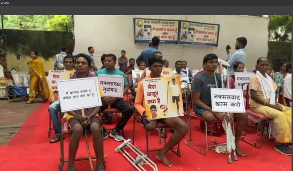 ମୁଖ୍ୟମନ୍ତ୍ରୀଙ୍କ ଉଦ୍ୟମରେ ଦିଲ୍ଲୀର ଜନ୍ତର ମନ୍ତରରେ ମାଓବାଦୀ ହିଂସା ପୀଡ଼ିତଙ୍କ ବିକ୍ଷୋଭ ପ୍ରଦର୍ଶନ।