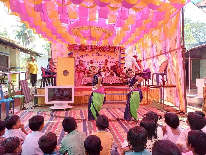 ଆପନମାଳା ସରକାରୀ ଉଚ୍ଚ ପ୍ରାଥମିକ ବିଦ୍ୟାଳୟ ଦ୍ବିତୀୟ ବାର୍ଷିକୀ ଉତ୍ସବ।ପରିମଳ ସ୍ବଚ୍ଛତା ଏବଂ ପାନୀୟଜଳ ସଚେତନତା ସୃଷ୍ଟି କରନ୍ତୁ ଶିକ୍ଷକ ଶିକ୍ଷୟିତ୍ରୀ -ବିଡିଓ କୋରୁକୋଣ୍ଡା