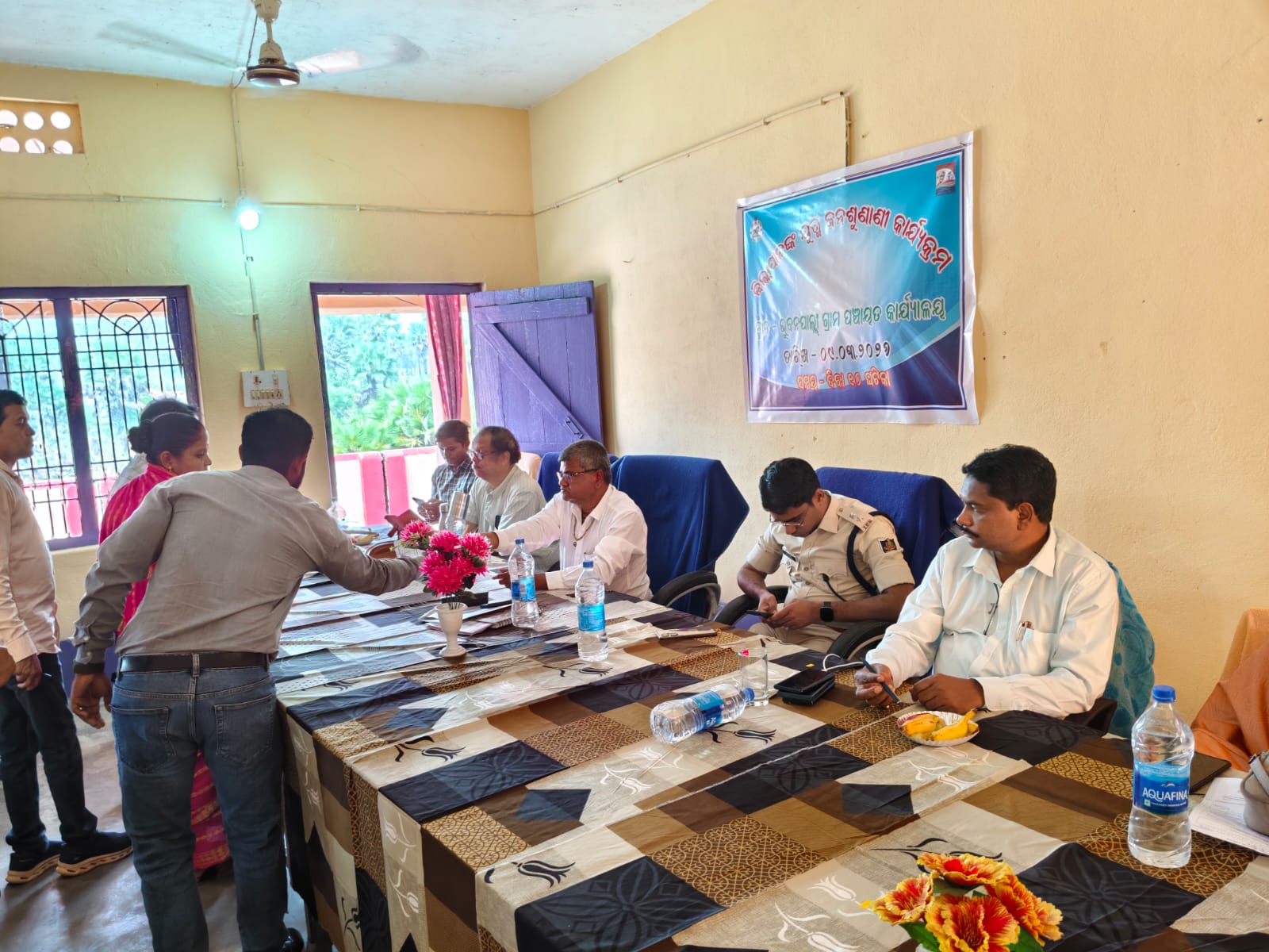 କାଲିମେଳା ବ୍ଲକ ଭୁବନପାଲ୍ଲୀ ଗ୍ରାମ ପଞ୍ଚାୟତ ଠାରେ ଜିଲ୍ଲାପାଳଙ୍କ ଯୁଗ୍ମ ଅଭିଯୋଗ ଶୁଣାଣି ଶିବିର।